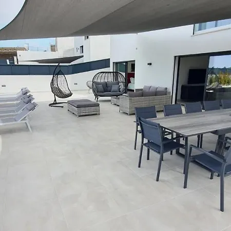 Villa Skye *